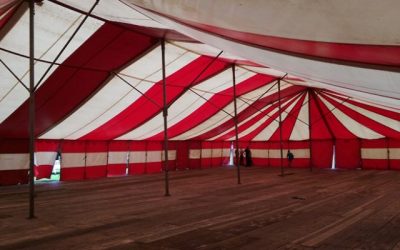 Eindvoorstelling 2019  in een tent achter de Noes Fiolet Studio’s